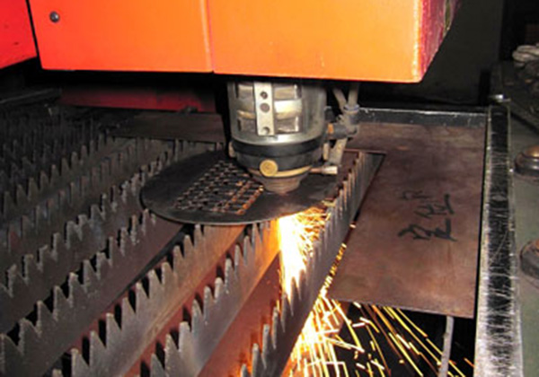 Laser cutting machine